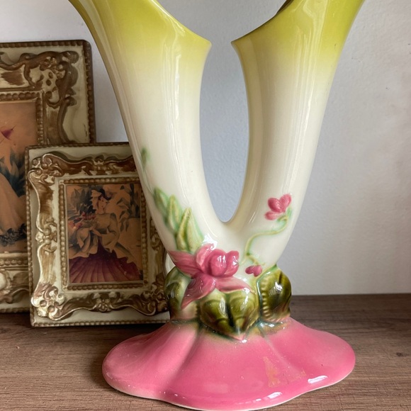 Hull pottery woodland double flower vase - Picture 3 of 12